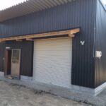 倉吉市　倉庫兼趣味の部屋：シックな黒の外壁でお洒落な空間
